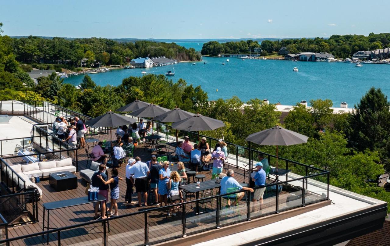 The Earl In Charlevoix Hotel Exterior photo